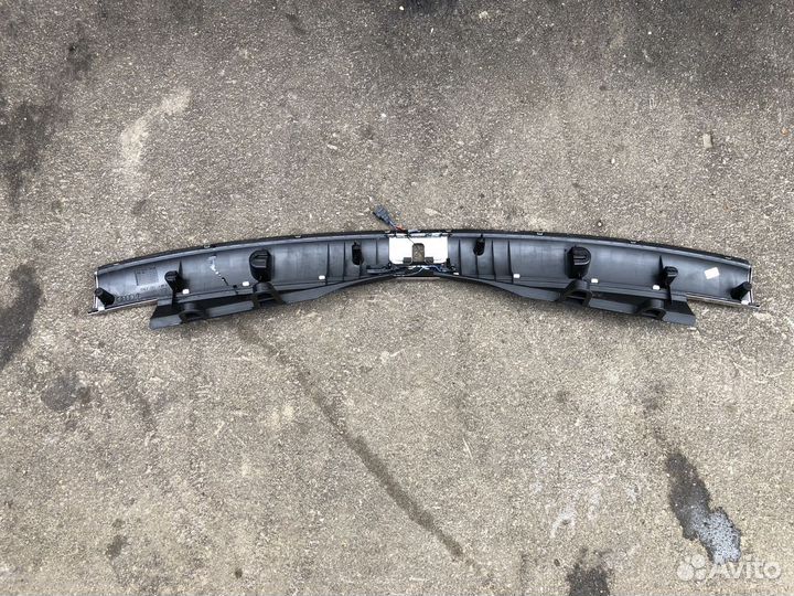 Накладка замка багажника Audi Q7 4L