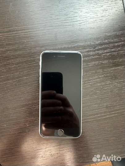 iPhone SE (2020), 64 ГБ