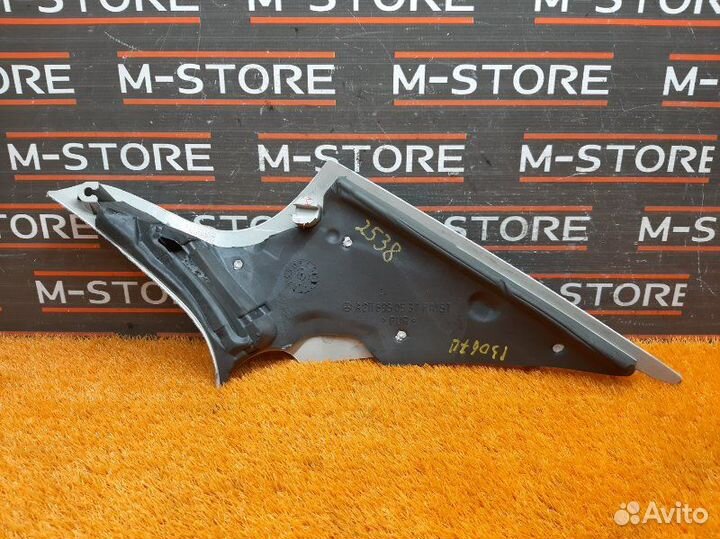 Обшивка стойки задняя левая Mercedes-Benz E-Class