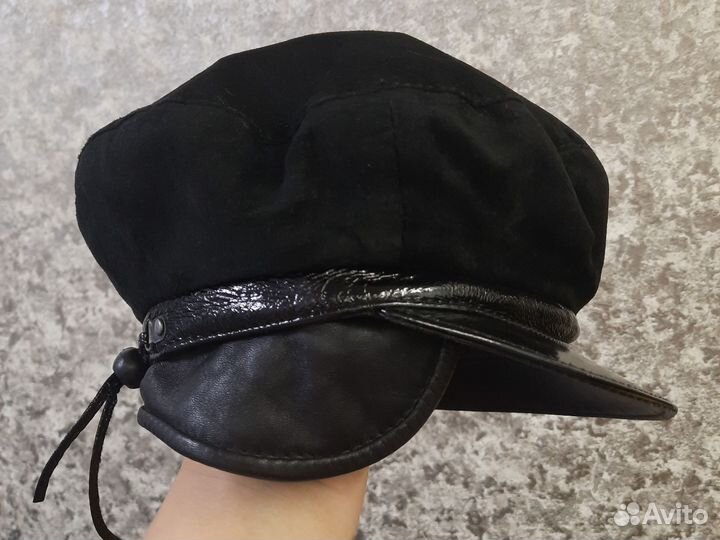 Кепка кожаная женская