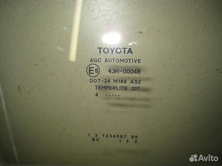 Стекло заднее правое Toyota Yaris P13 2015