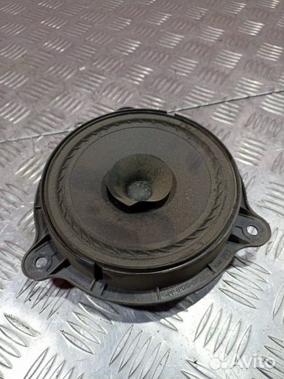 Динамик задний правый Nissan Tiida / C11X хэтчбек
