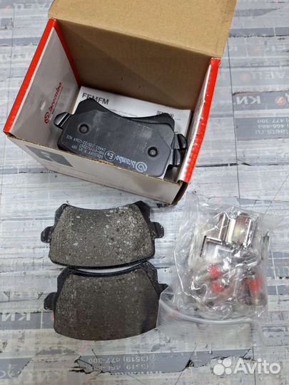 Заднии тормозные диски и колодки на VW Tiguan