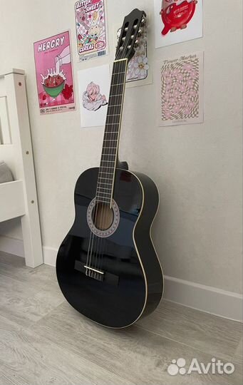 Акустическая гитара