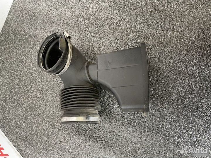 Патрубок воздушного фильтра Bmw 5 Серия E60 2.5 AT