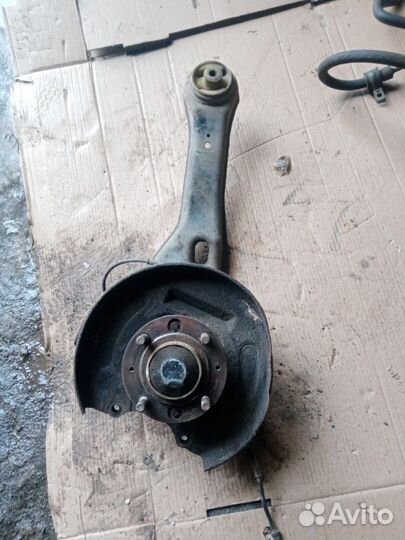 Рычаг продольный задний правый Mitsubishi Carisma