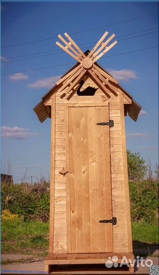 Уличный туалет деревянный