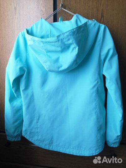 Классная ветровка на лето женская зеленая 44р