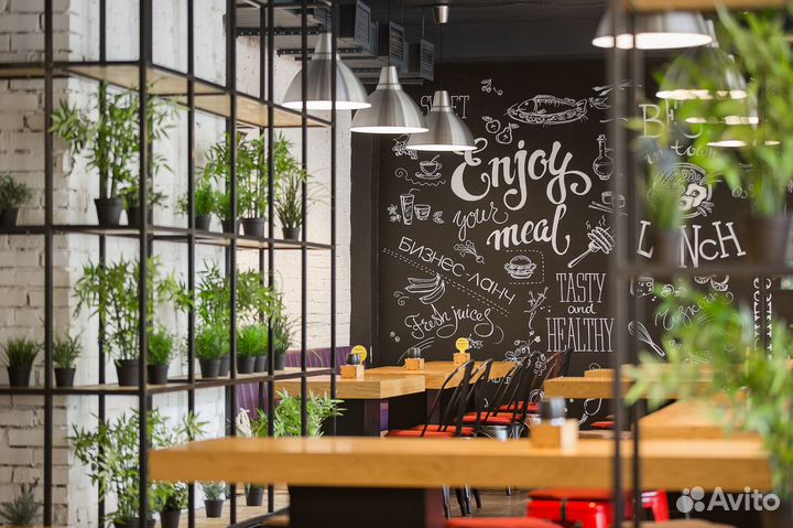 Повар мясного цеха в столовую