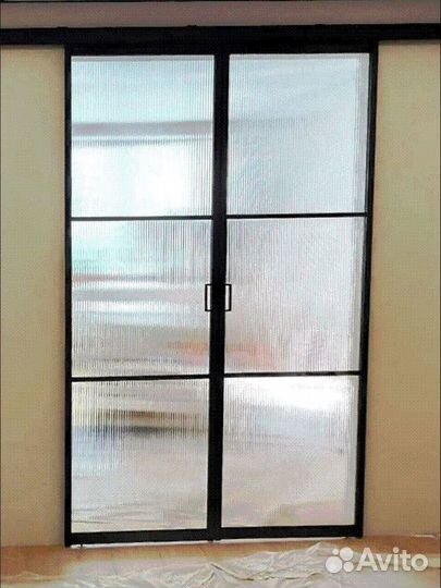 Стеклянная перегородка лофт