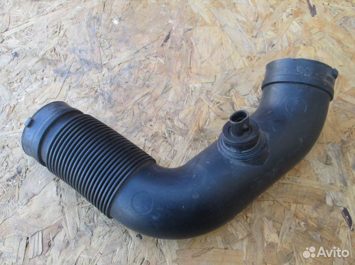 Opel Astra H Патрубок воздушного фильтра