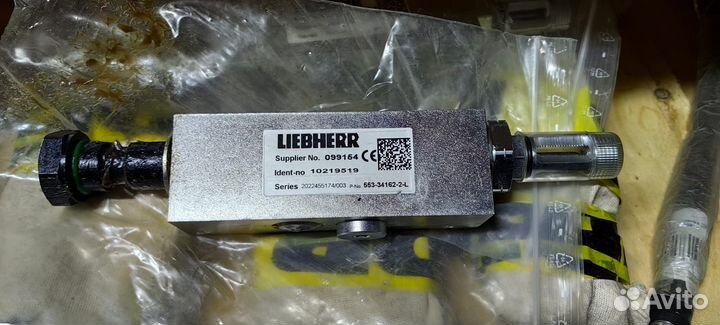 10219519 инжектор Liebherr