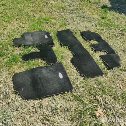 Автомобильные коврики ворсовые