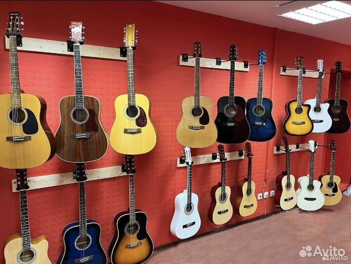 Гитара с чехлом