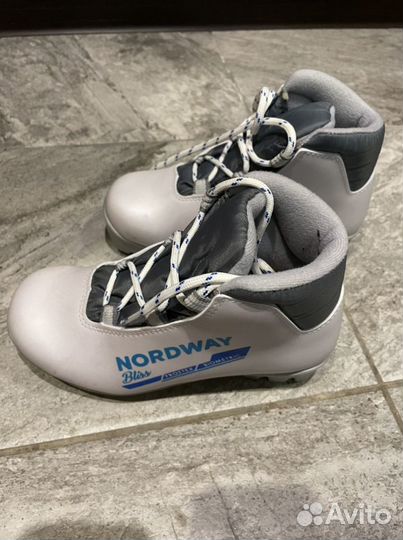 Лыжные ботинки