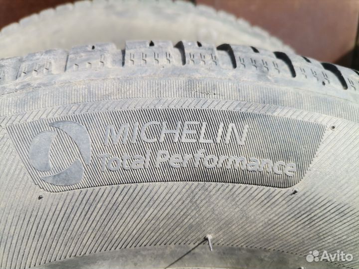 Michelin CrossClimate 215/65 R16