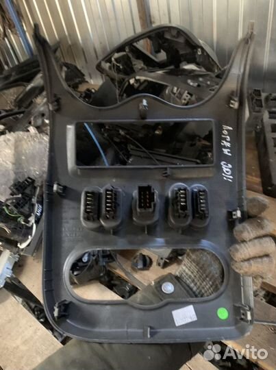 Центральная консоль Renault Logan рестайл, sandero