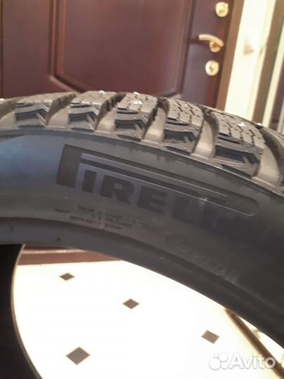 Pirelli Scorpion Ice Zero 2 275/40 R20 106T