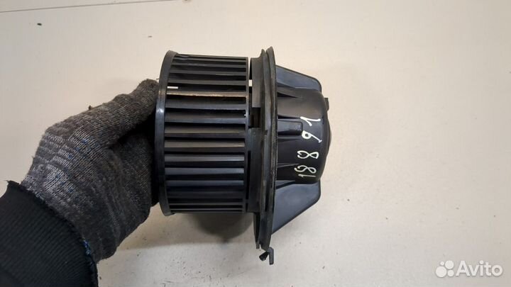 Двигатель отопителя Audi A4 (B7)