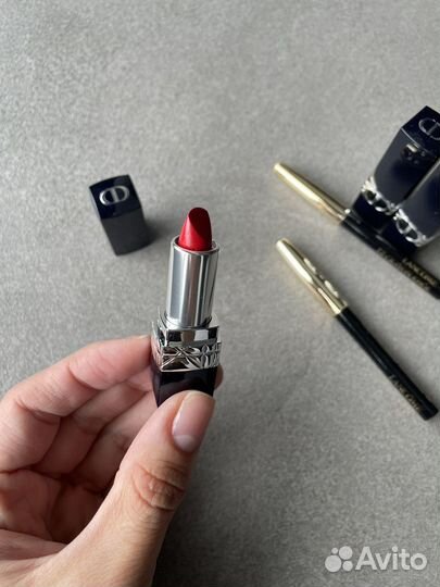 Помада Dior rouge