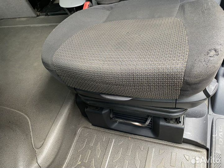 Сиденье водительское пневматическое