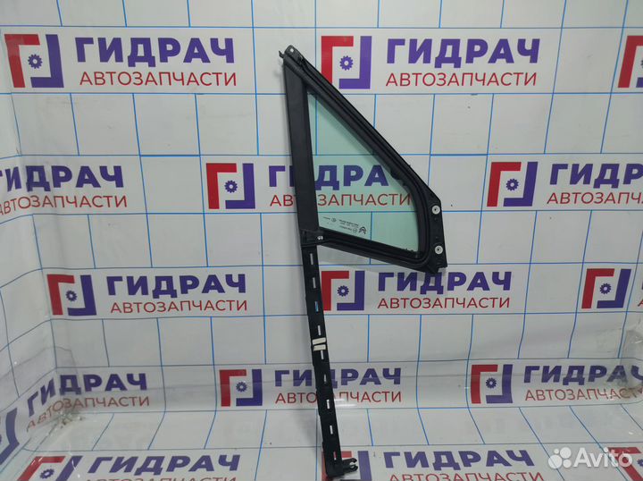 Стекло двери передней левой (форточка) Citroen C4