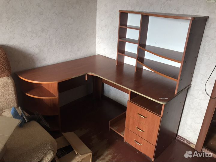 Компьютерный стол