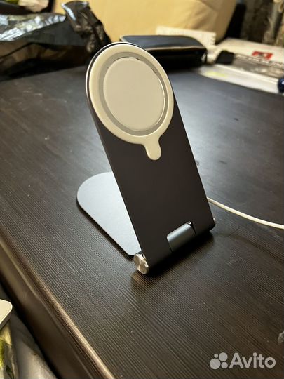 Безпроводная зарядка-подставка