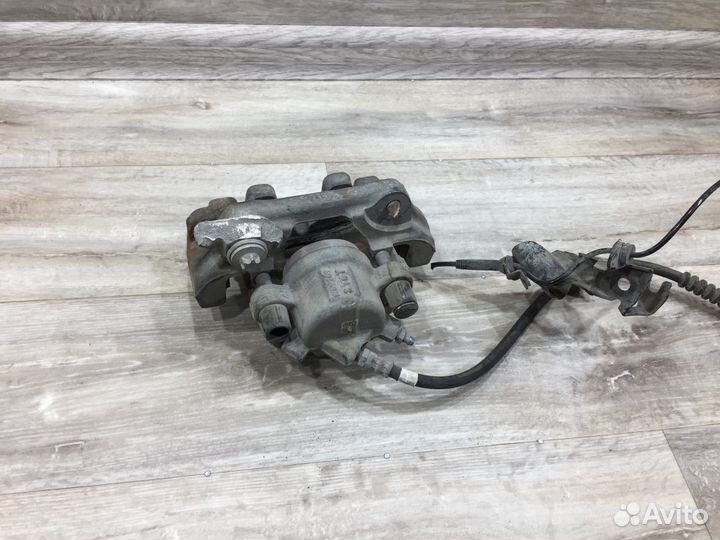 Суппорт передний правый BMW 3 F30 E90 / X1 E84