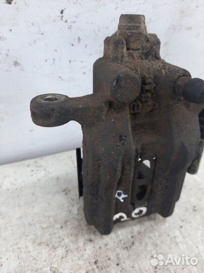 Суппорт тормозной задний правый Honda Cr-V