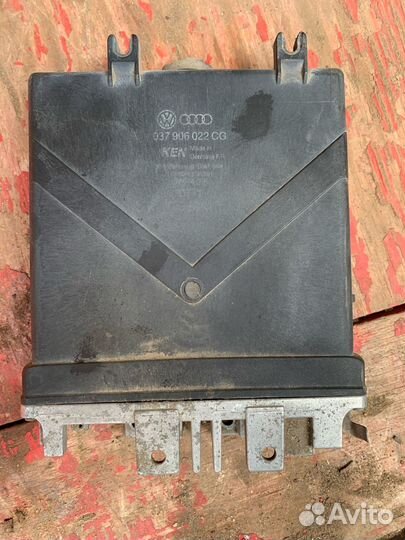 Блок управления двигателем 037 906 022 CG