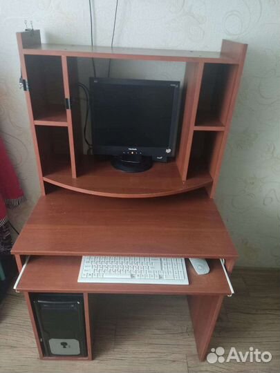 Компьютерный стол