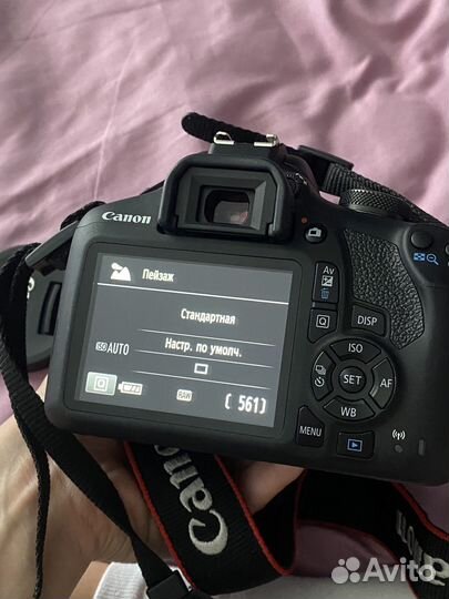 Зеркальный фотоаппарат canon eos 2000d