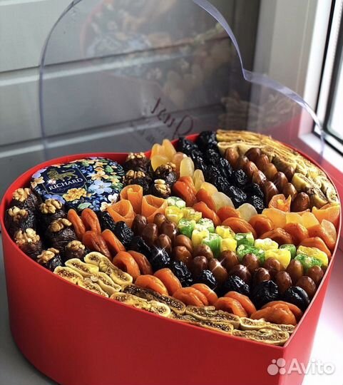 Подарочные наборы к 8 Марта