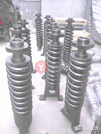 Натяжитель гусеницы JCB JS220XD