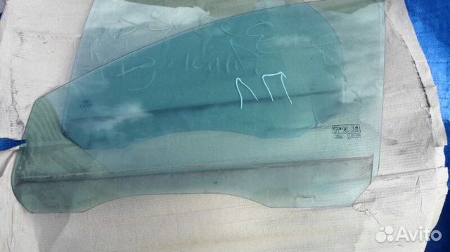 Стекло двери переднее левое Ford Focus 2 универсал