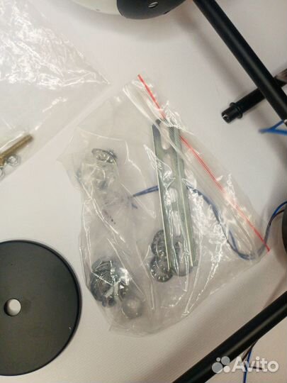 Потолочная люстра с 8 плафонами