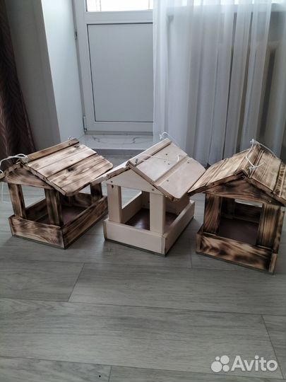 Кормушка для птиц из дерева, скворечник