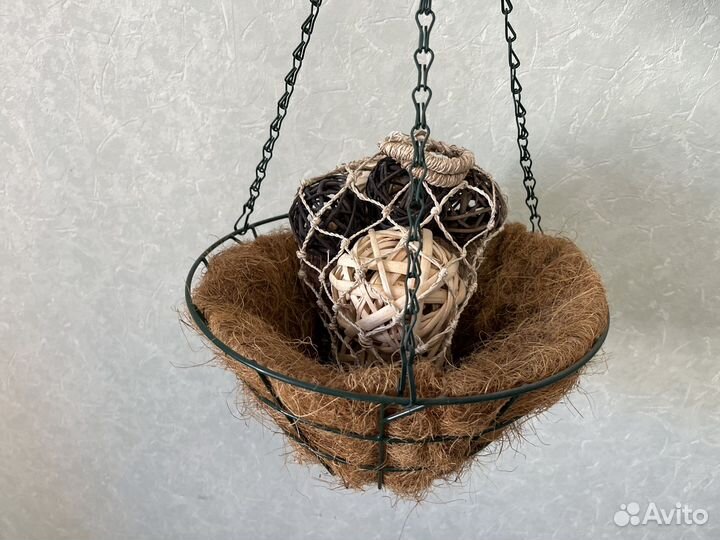 Кашпо для цветов декоративное