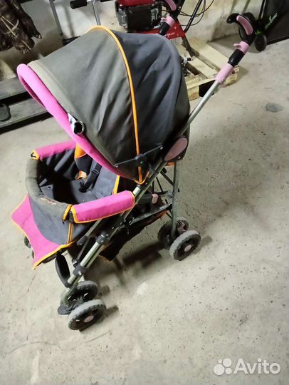 Прогулочная коляска