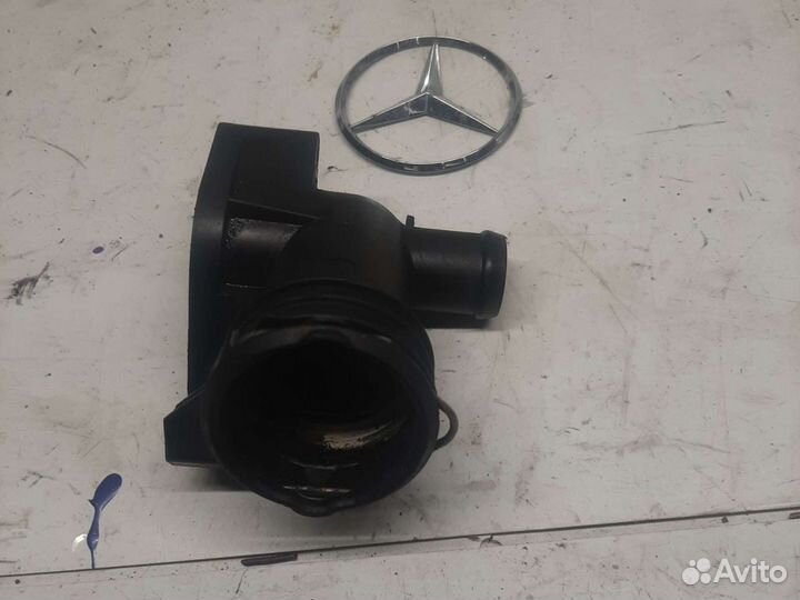 Патрубок системы охлаждения мерседес м642