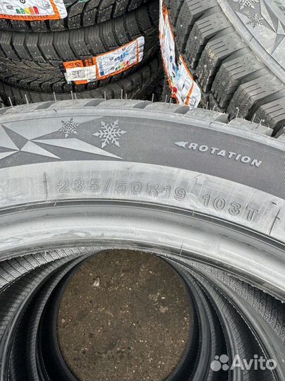 Tracmax X-Privilo S500 235/50 R19 103T