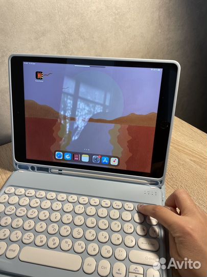 Бепроводная клавиатура для iPad 10.2