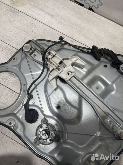 Стеклоподъемник задний правый Kia Ceed 1