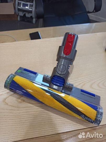 Dyson V15 Detect Submarine