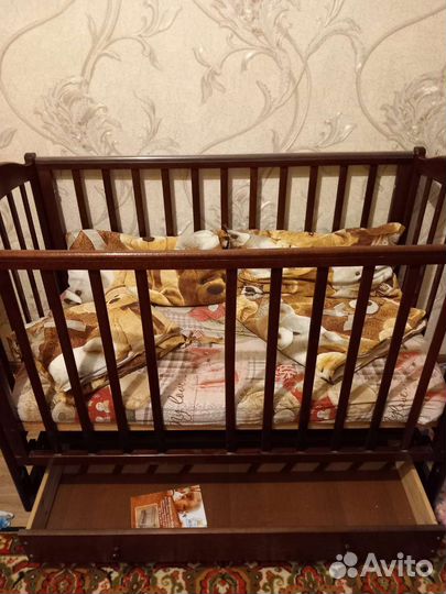 Детская кроватка