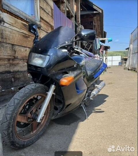 Kawasaki zzr250