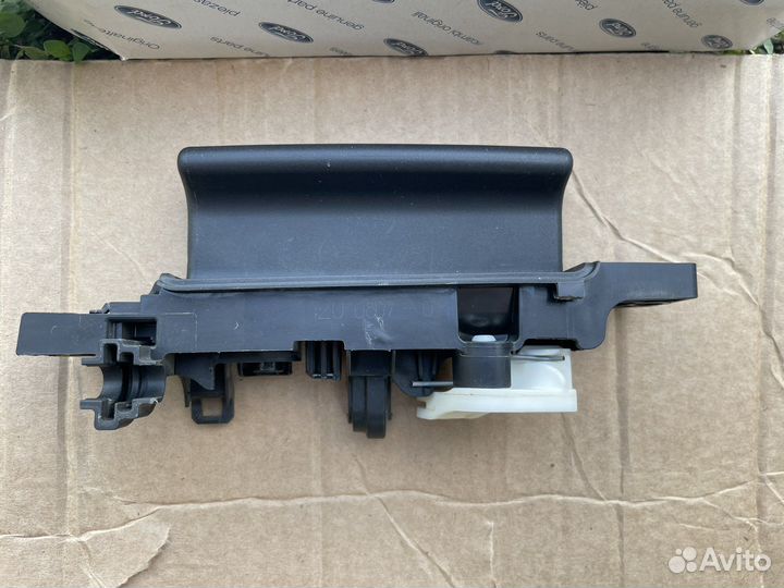 Ручка двери сдвижной внутренняя Ford 1771238