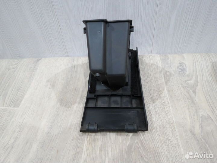 Бардачок Ford Focus 3