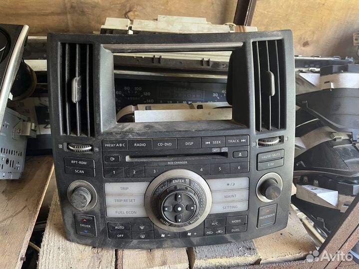 Центральная консоль Infiniti Fx35